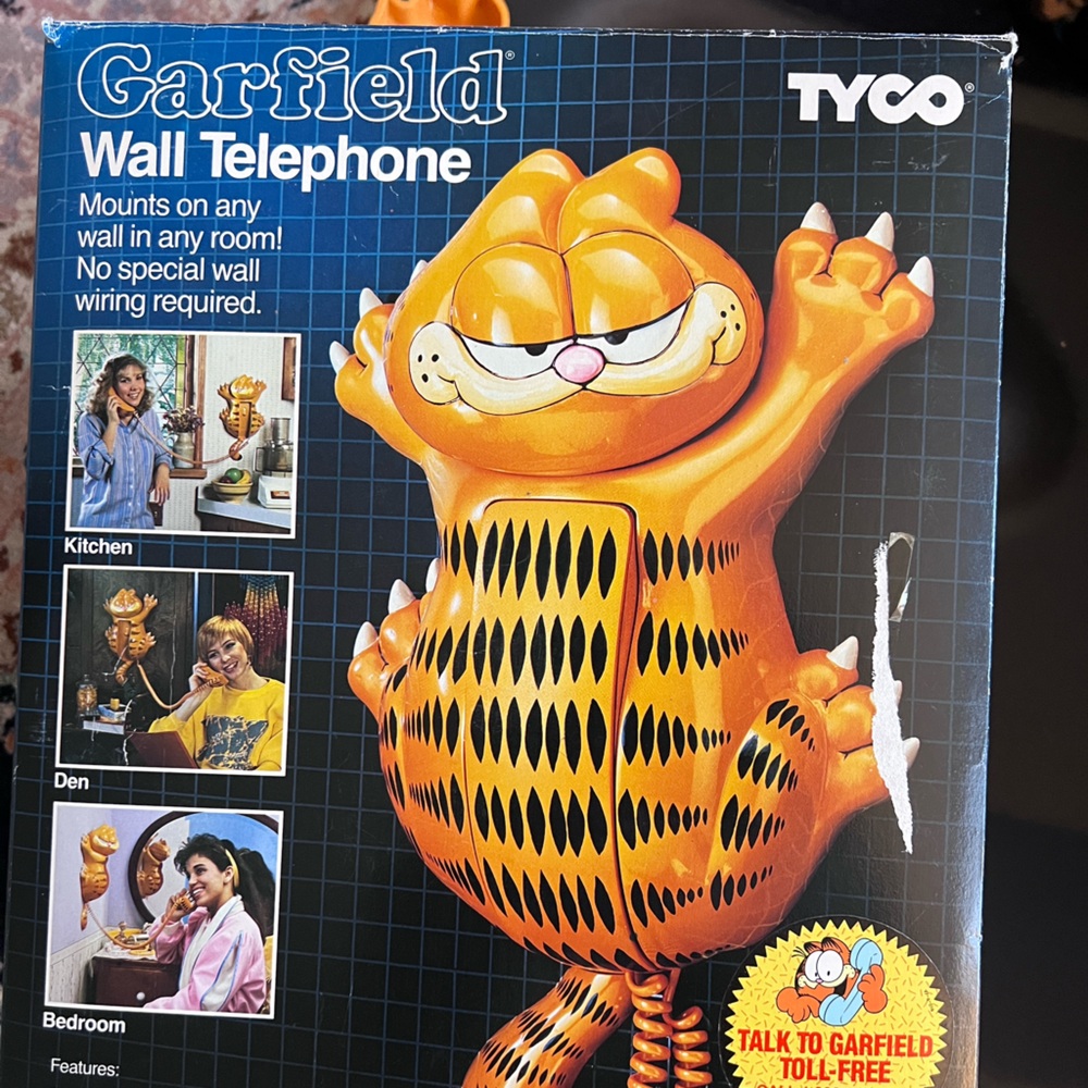 Garfield wall telephone in original box!